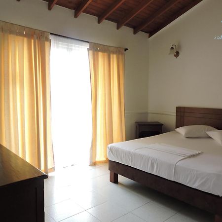 Caucasia Hotel Y Restaurante Meson Del Gitano חדר תמונה