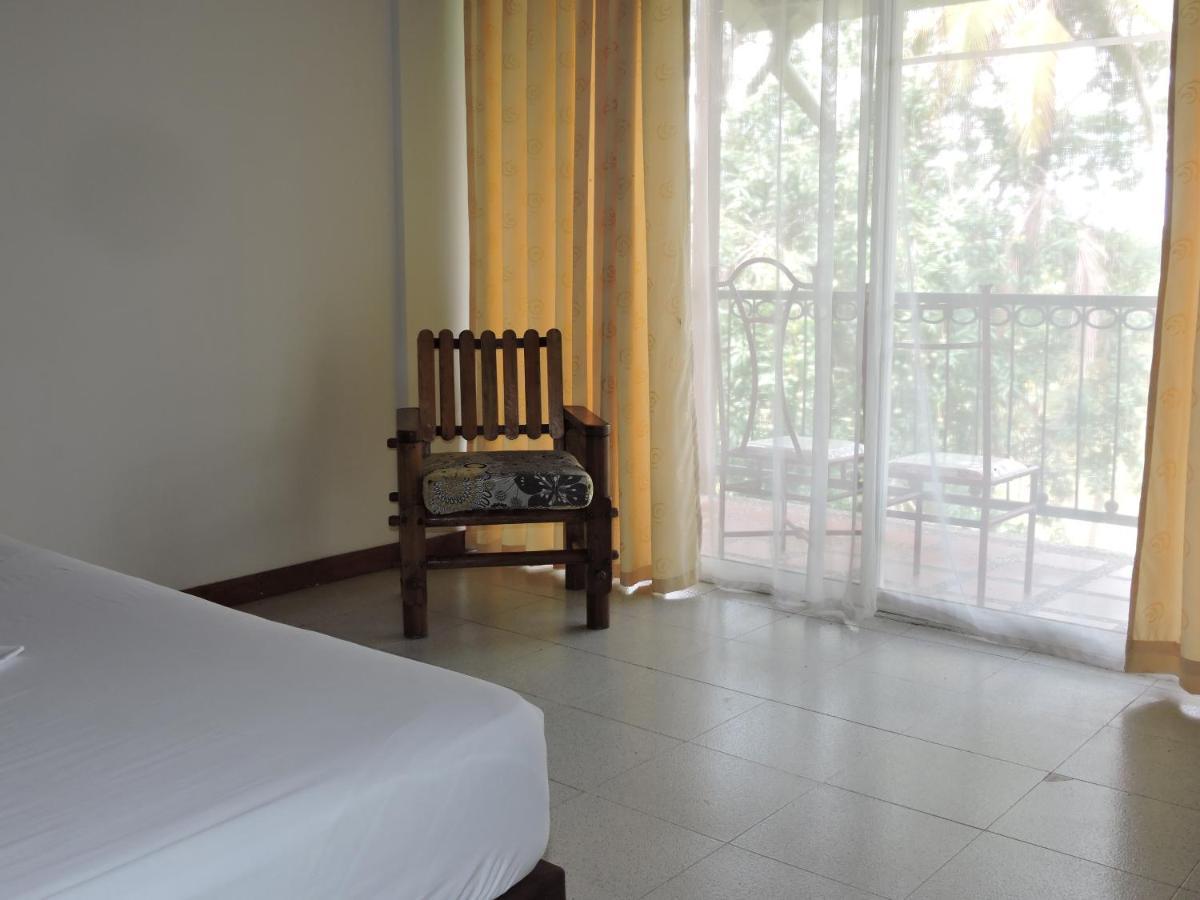 Caucasia Hotel Y Restaurante Meson Del Gitano מראה חיצוני תמונה