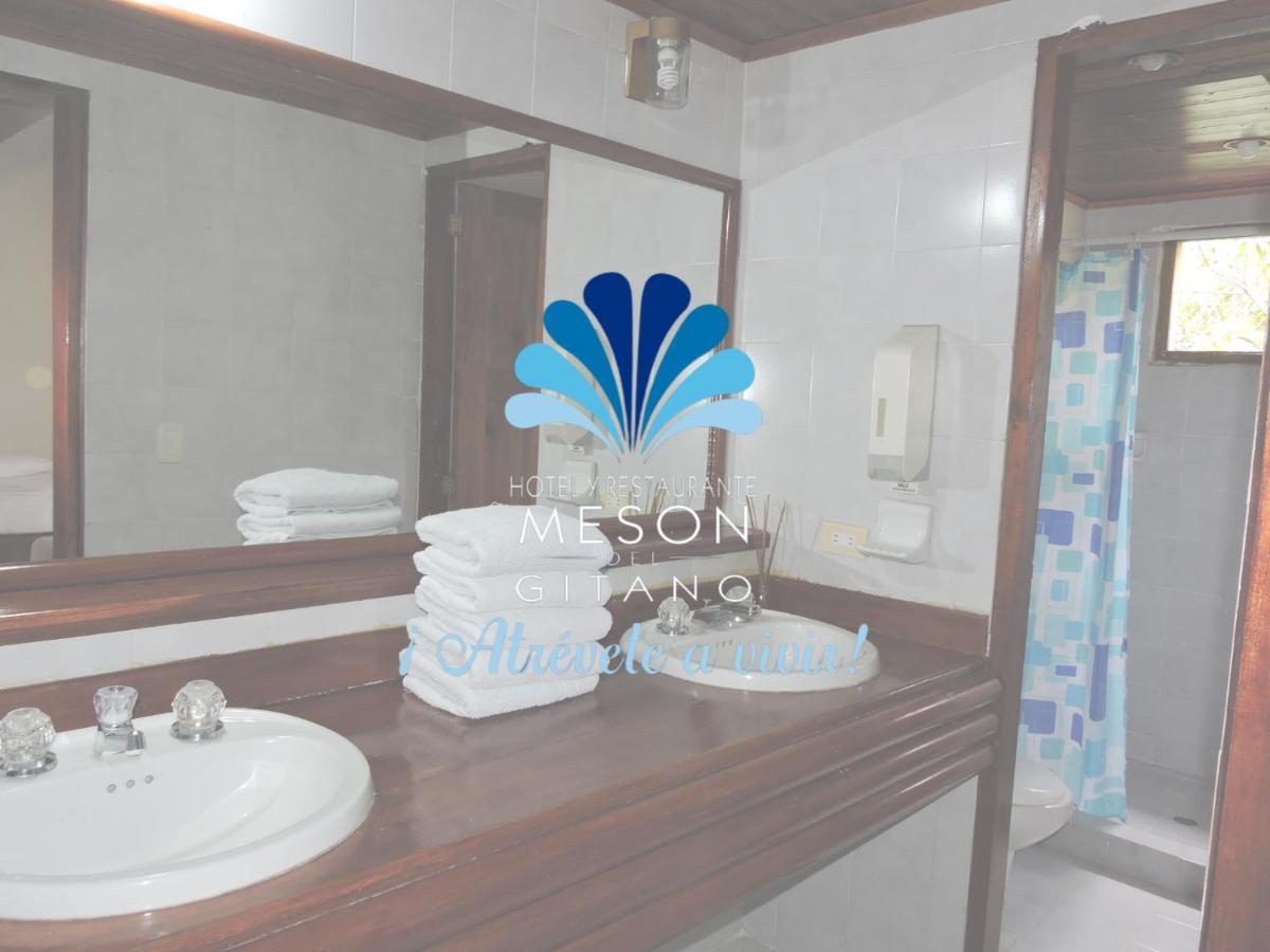 Caucasia Hotel Y Restaurante Meson Del Gitano מראה חיצוני תמונה