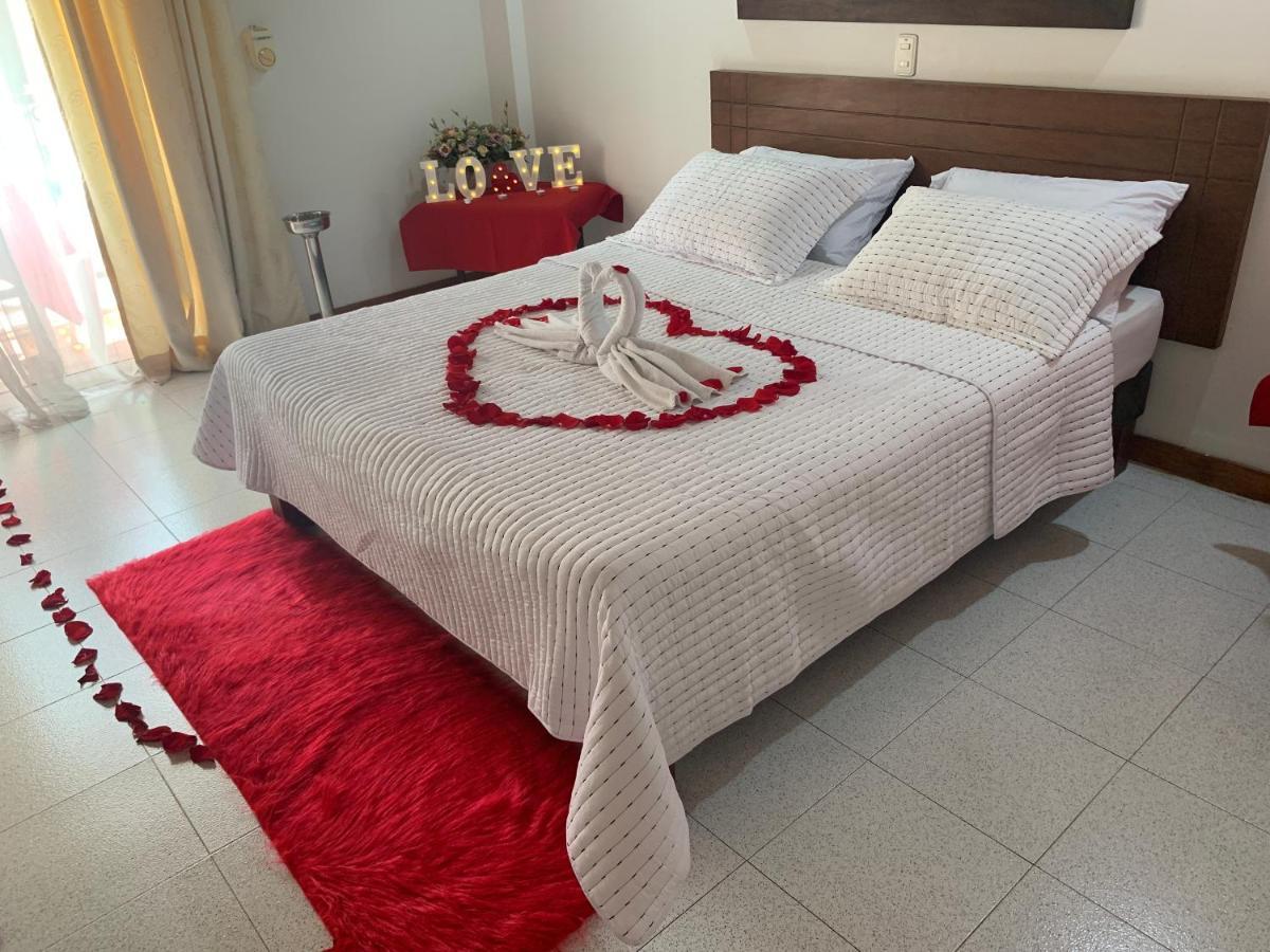 Caucasia Hotel Y Restaurante Meson Del Gitano מראה חיצוני תמונה