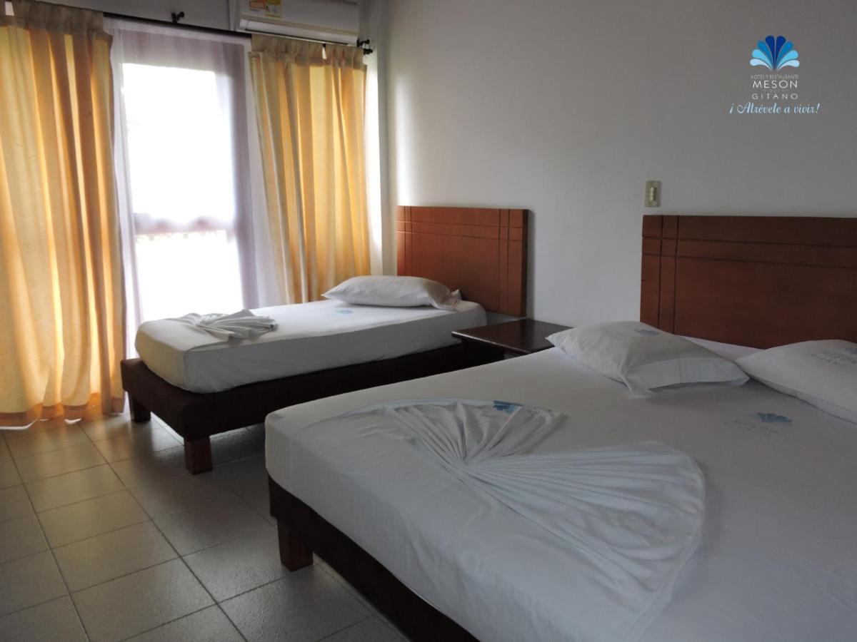 Caucasia Hotel Y Restaurante Meson Del Gitano חדר תמונה