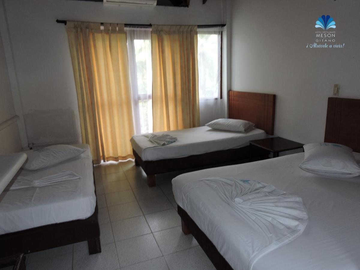 Caucasia Hotel Y Restaurante Meson Del Gitano חדר תמונה