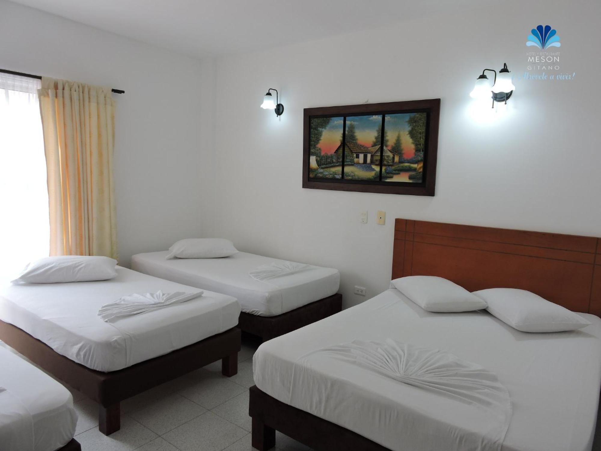 Caucasia Hotel Y Restaurante Meson Del Gitano חדר תמונה