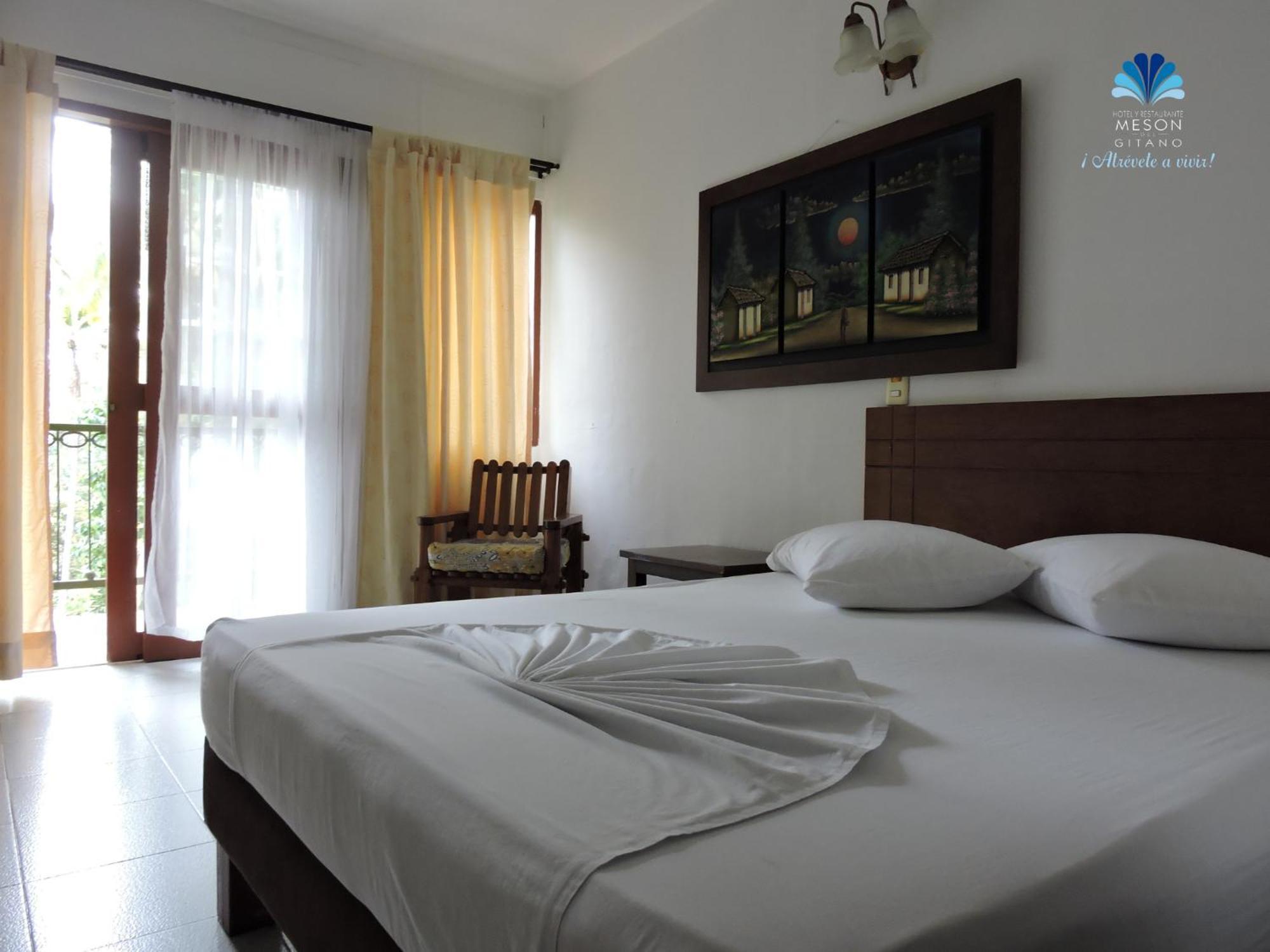 Caucasia Hotel Y Restaurante Meson Del Gitano חדר תמונה